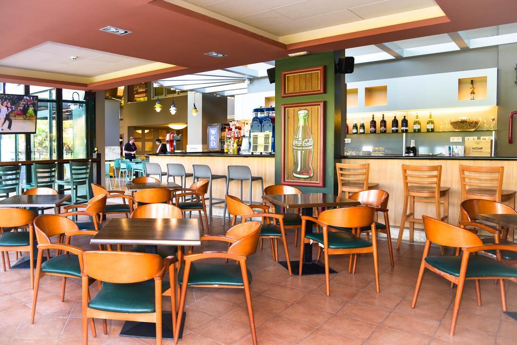 Aparthotel Sunclub Салоу Экстерьер фото